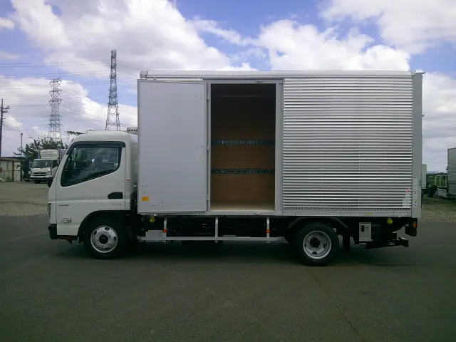 三菱 キャンター 2RG-FEAVO(2WD)の写真9