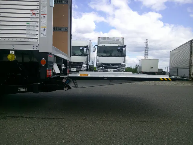 三菱 キャンター 2RG-FEAVO(2WD)の写真14