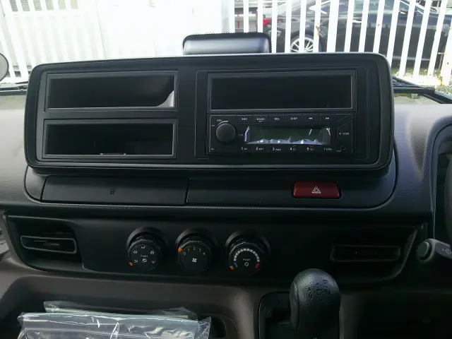 三菱 キャンター 2RG-FEAVO(2WD)の写真18