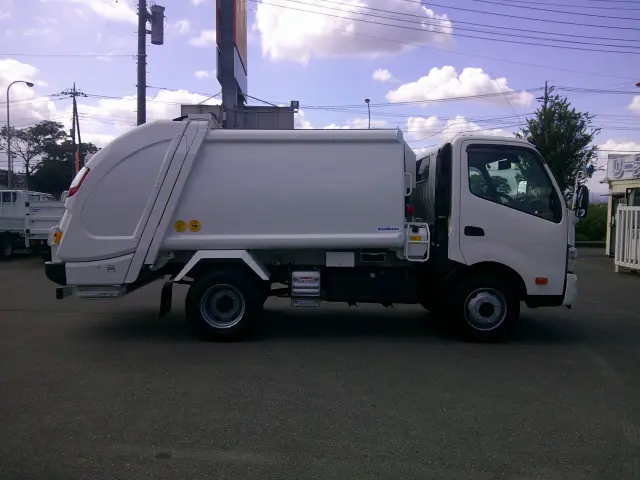 トヨタ ダイナ 2KG-XZU700A(2WD)の写真4
