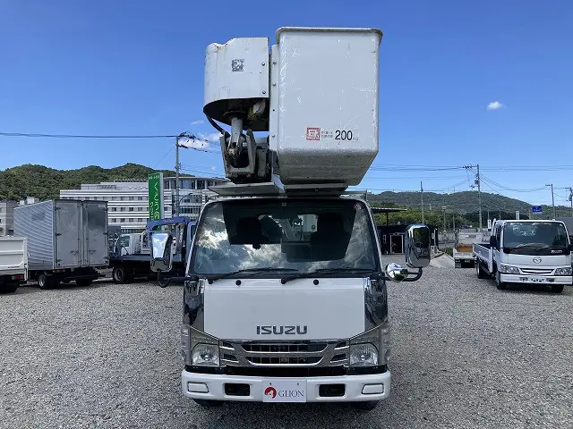 いすゞ エルフ BDG-NKR85N(2WD)の写真2