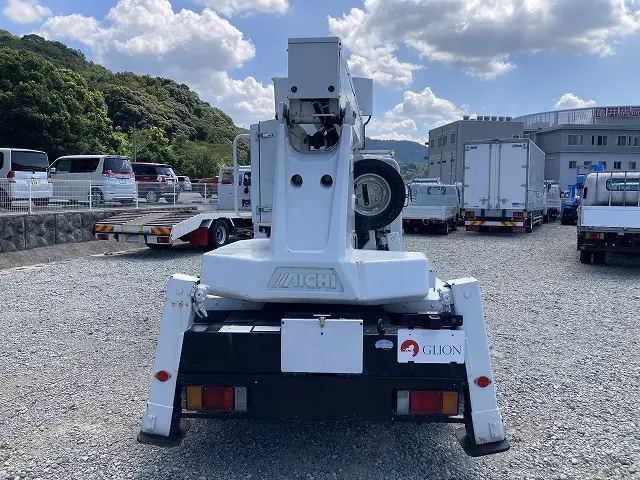 いすゞ エルフ BDG-NKR85N(2WD)の写真7