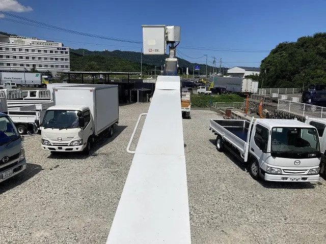 いすゞ エルフ BDG-NKR85N(2WD)の写真10