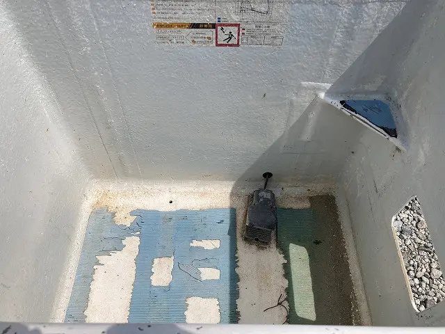 いすゞ エルフ BDG-NKR85N(2WD)の写真13