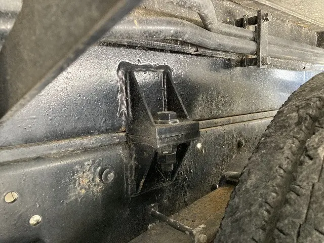 いすゞ エルフ BDG-NKR85N(2WD)の写真18