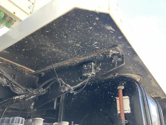 いすゞ エルフ BDG-NKR85N(2WD)の写真19