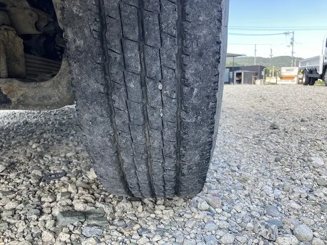 いすゞ エルフ BDG-NKR85N(2WD)の写真25