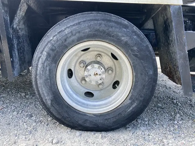 いすゞ エルフ BDG-NKR85N(2WD)の写真26