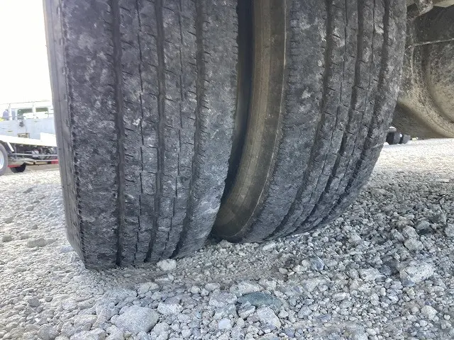 いすゞ エルフ BDG-NKR85N(2WD)の写真27