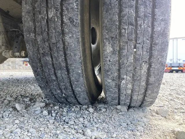 いすゞ エルフ BDG-NKR85N(2WD)の写真29