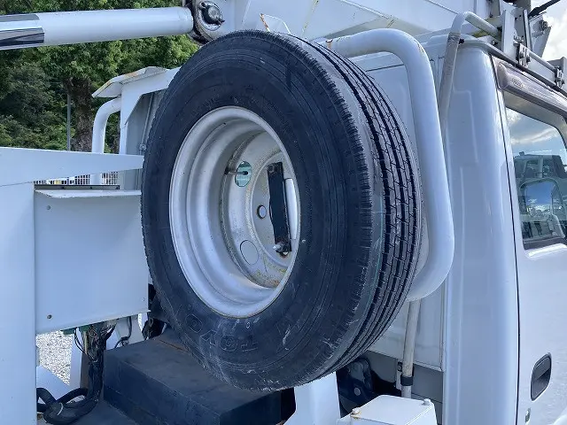 いすゞ エルフ BDG-NKR85N(2WD)の写真30