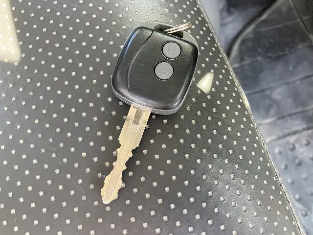 いすゞ エルフ BDG-NKR85N(2WD)の写真36