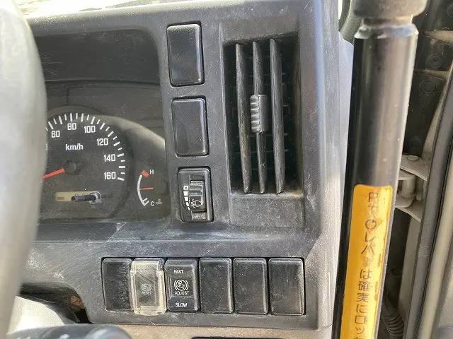 いすゞ エルフ BDG-NKR85N(2WD)の写真37