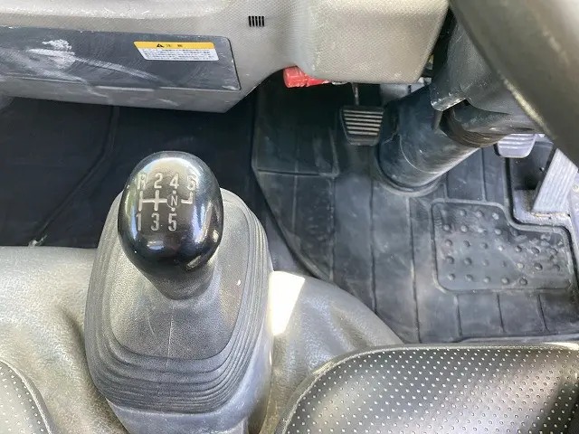 いすゞ エルフ BDG-NKR85N(2WD)の写真41