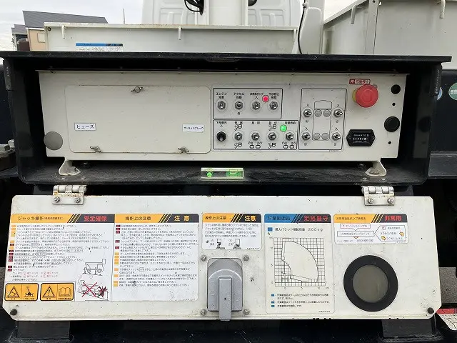 いすゞ エルフ TPG-NKR85N(2WD)の写真12