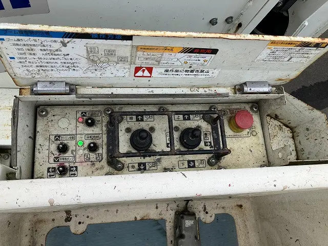 いすゞ エルフ TPG-NKR85N(2WD)の写真15