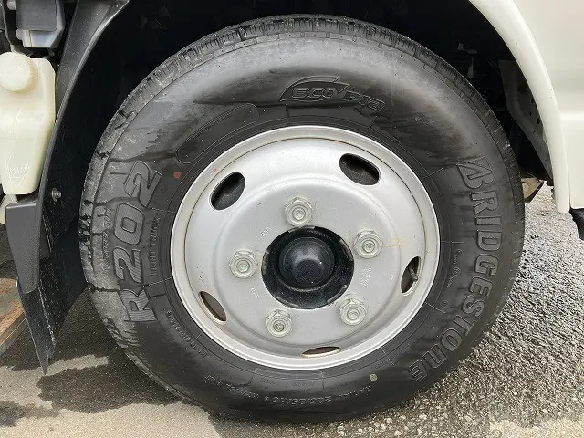 いすゞ エルフ TPG-NKR85N(2WD)の写真18