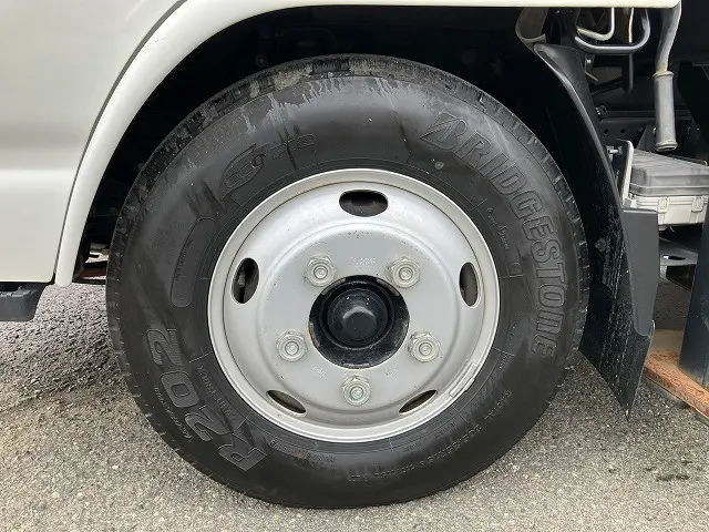 いすゞ エルフ TPG-NKR85N(2WD)の写真20