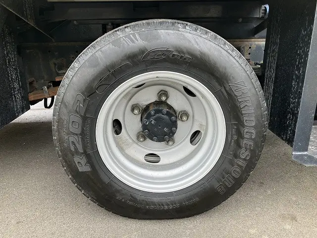 いすゞ エルフ TPG-NKR85N(2WD)の写真22