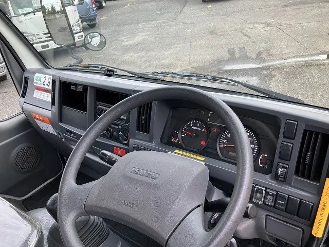 いすゞ エルフ TPG-NKR85N(2WD)の写真27
