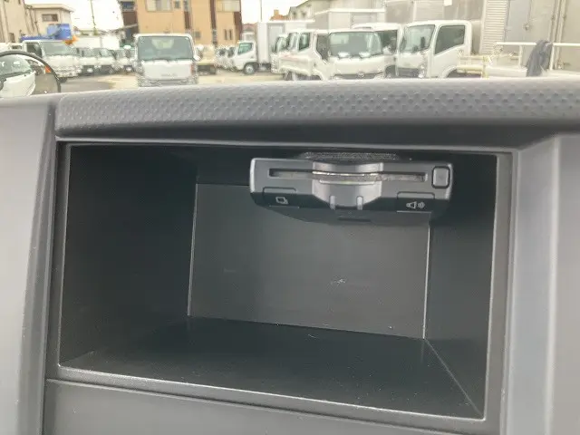 いすゞ エルフ TPG-NKR85N(2WD)の写真33