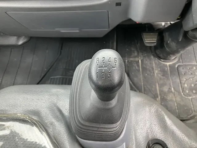 いすゞ エルフ TPG-NKR85N(2WD)の写真34