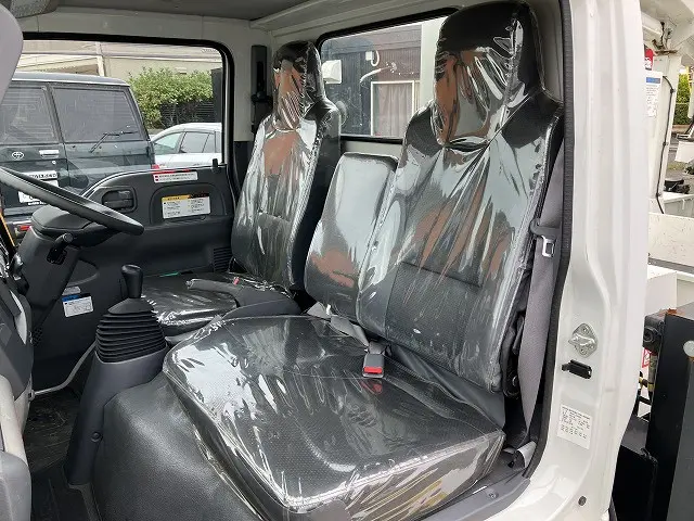 いすゞ エルフ TPG-NKR85N(2WD)の写真36