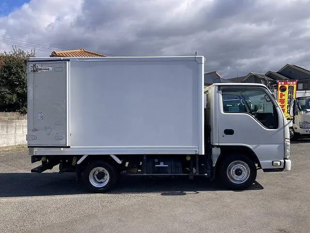 いすゞ エルフ TKG-NHR85AN(2WD)の写真10