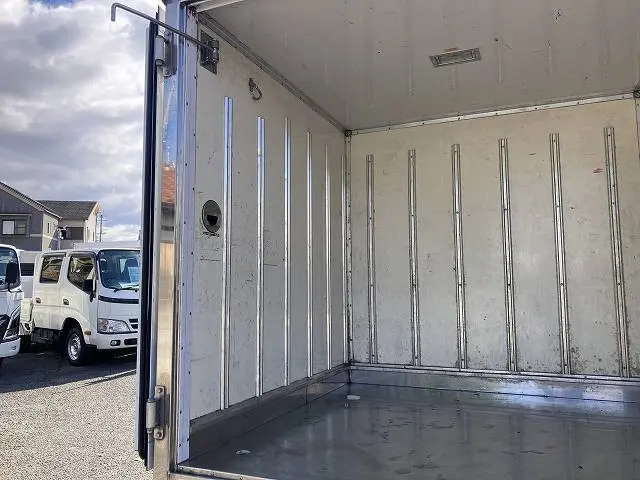 いすゞ エルフ TKG-NHR85AN(2WD)の写真23