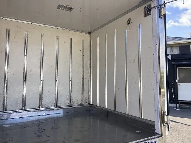 いすゞ エルフ TKG-NHR85AN(2WD)の写真24