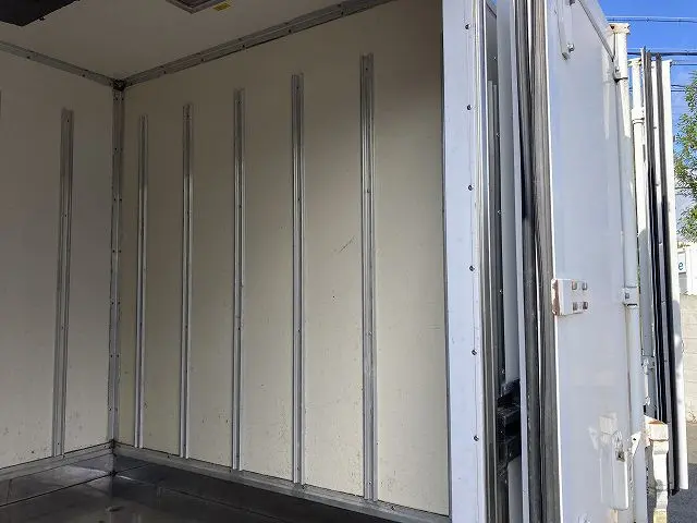 いすゞ エルフ TKG-NHR85AN(2WD)の写真30