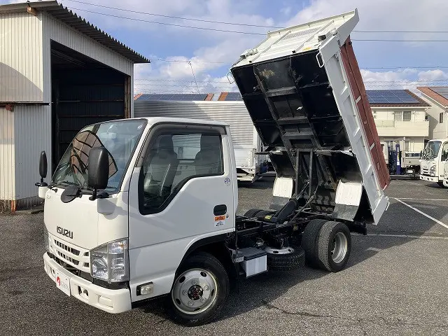 いすゞ エルフ TPG-NKS85AN(4WD)の写真1