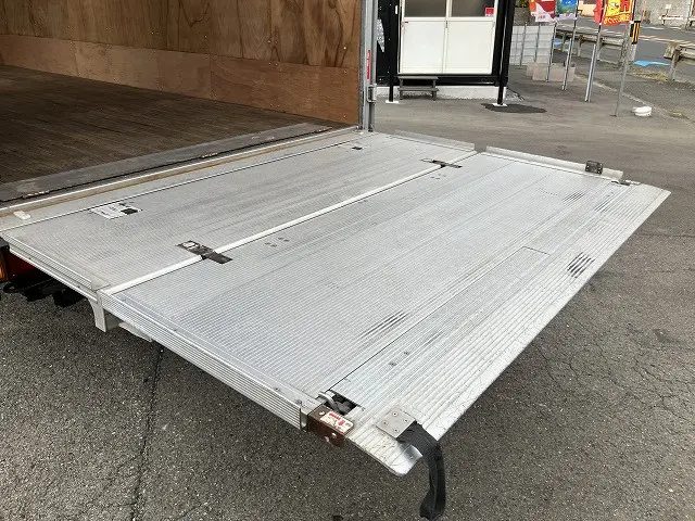 いすゞ エルフ 2RG-NPR88AN(2WD)の写真23