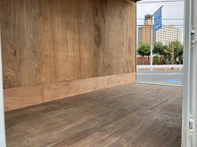 いすゞ エルフ 2RG-NPR88AN(2WD)の写真28