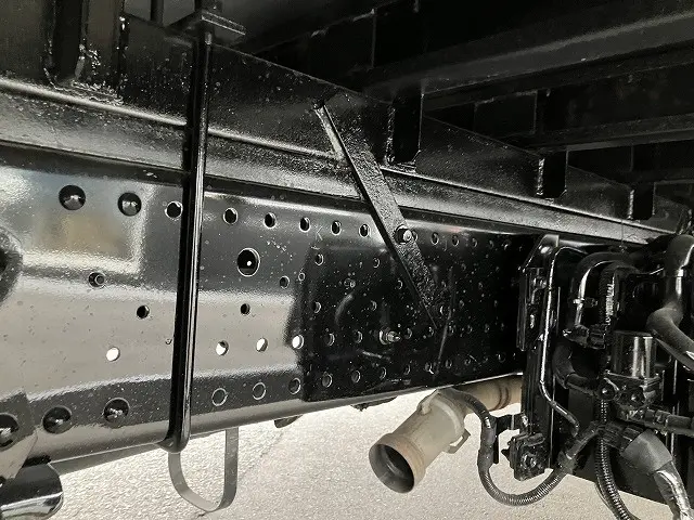 いすゞ エルフ 2RG-NPR88AN(2WD)の写真32