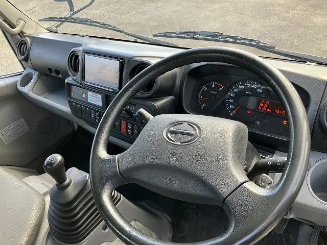 日野 デュトロ TKG-XZU675M(4WD)の写真35