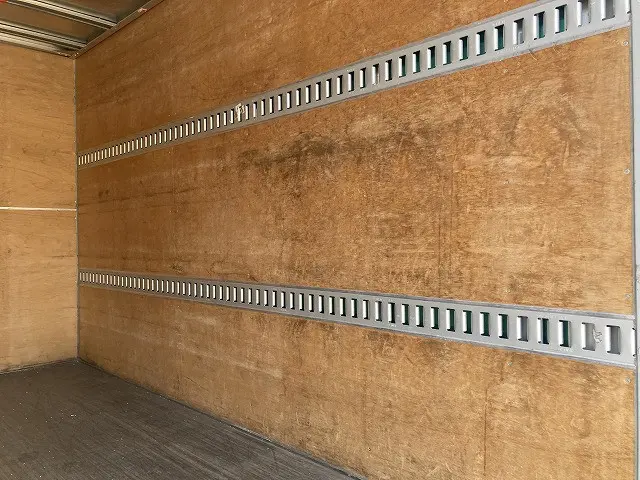 いすゞ エルフ 2RG-NJR88AN(2WD)の写真10