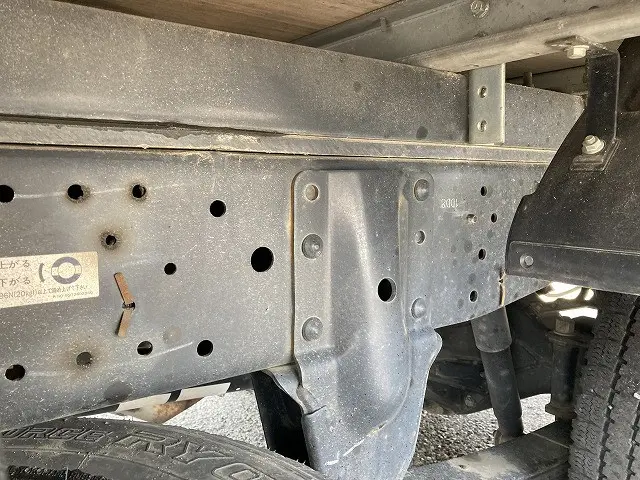 いすゞ エルフ 2RG-NJR88AN(2WD)の写真16