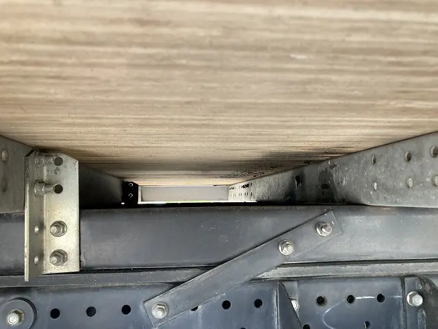 いすゞ エルフ 2RG-NJR88AN(2WD)の写真17