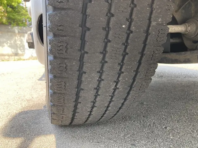 いすゞ エルフ 2RG-NJR88AN(2WD)の写真21