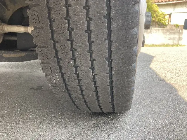 いすゞ エルフ 2RG-NJR88AN(2WD)の写真23