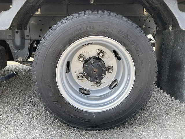 いすゞ エルフ 2RG-NJR88AN(2WD)の写真24