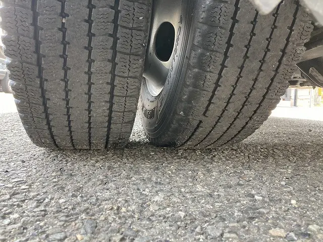 いすゞ エルフ 2RG-NJR88AN(2WD)の写真25