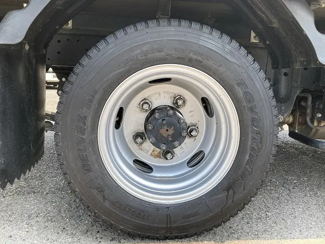 いすゞ エルフ 2RG-NJR88AN(2WD)の写真26