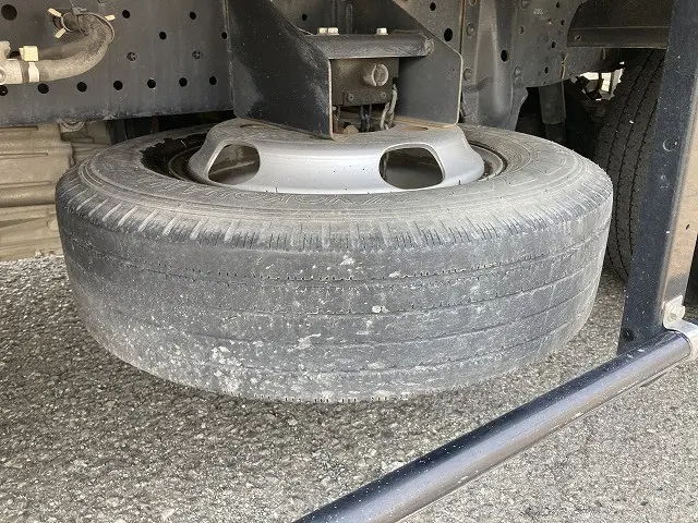 いすゞ エルフ 2RG-NJR88AN(2WD)の写真28