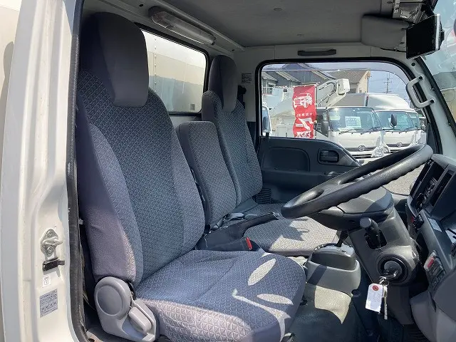 いすゞ エルフ 2RG-NJR88AN(2WD)の写真29