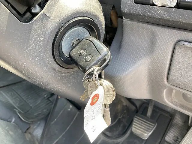 いすゞ エルフ 2RG-NJR88AN(2WD)の写真33