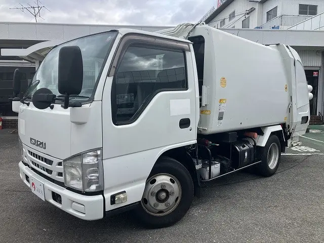 いすゞ エルフ TPG-NKR85AN(2WD)の写真1