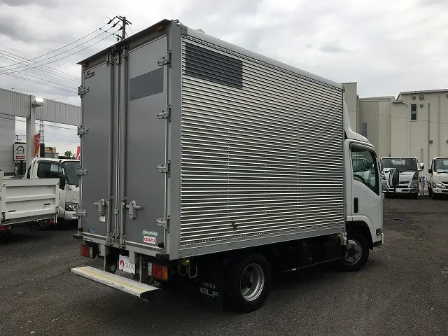 いすゞ エルフ TRG-NLR85AN(2WD)の写真6