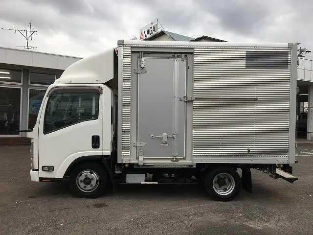いすゞ エルフ TRG-NLR85AN(2WD)の写真7
